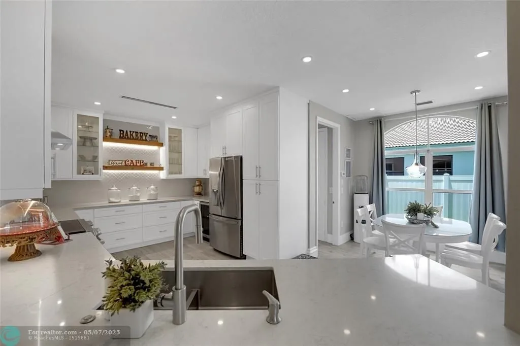 4 beds luxury house