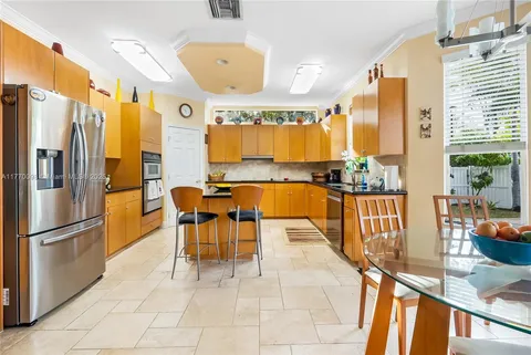 6 bed luxury Apartment