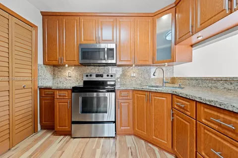 3 bed luxury apartment